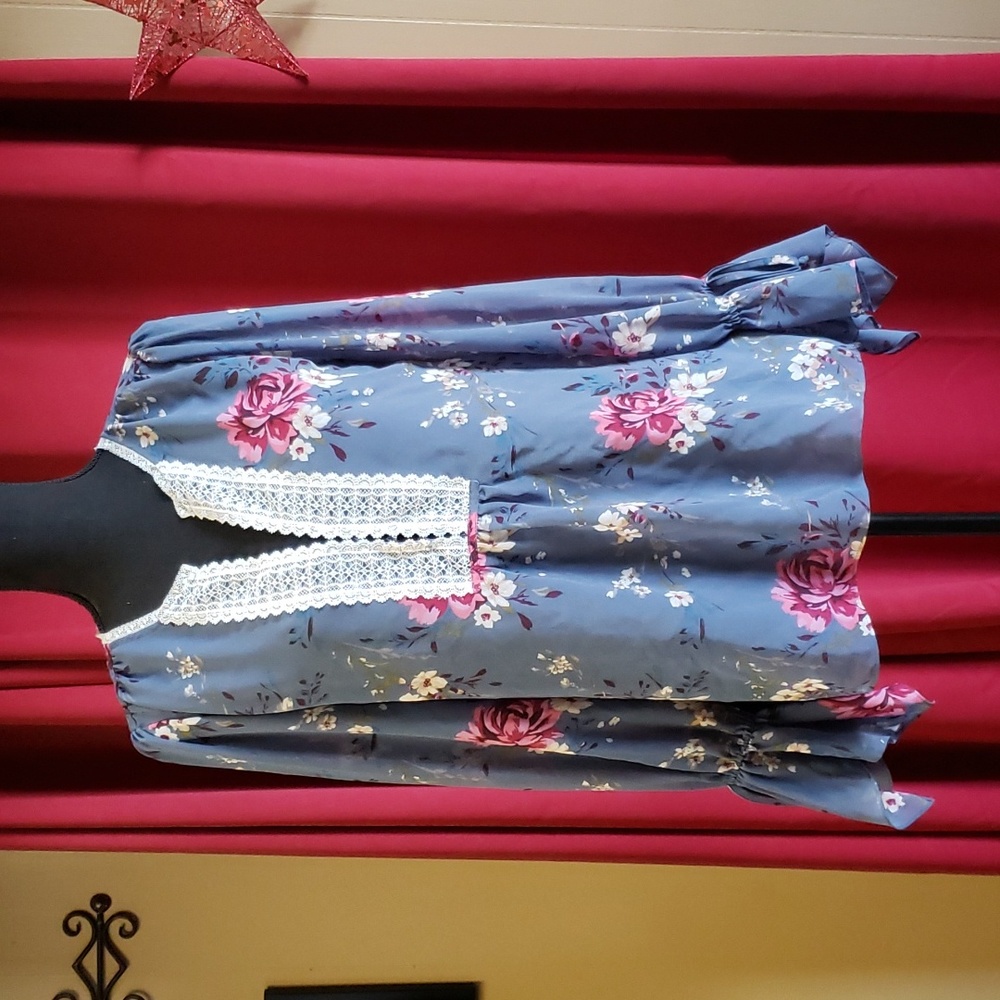 White House Black Market Blouse